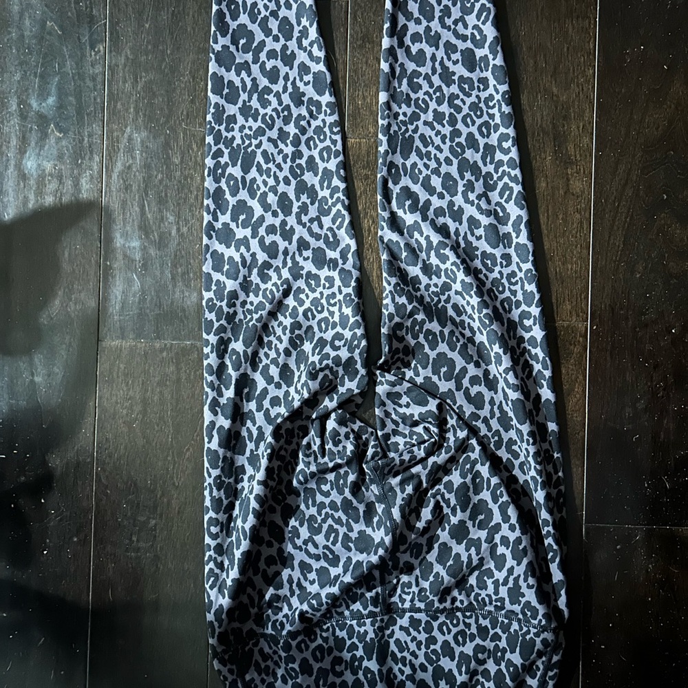Cleo Harper Black Leopard Print Leggings stretch Yoga pants M medium designer - Picture 6 of 8